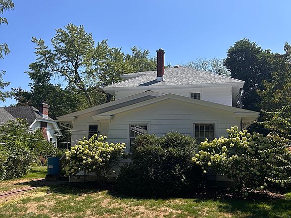 3rd image of 10 Glenwood St