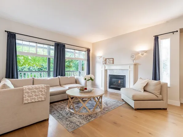 21215 43rd Ave, Langley, BC V3A 7R9
