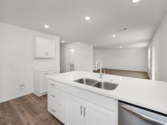 5th image of 4886 Kensington Ln