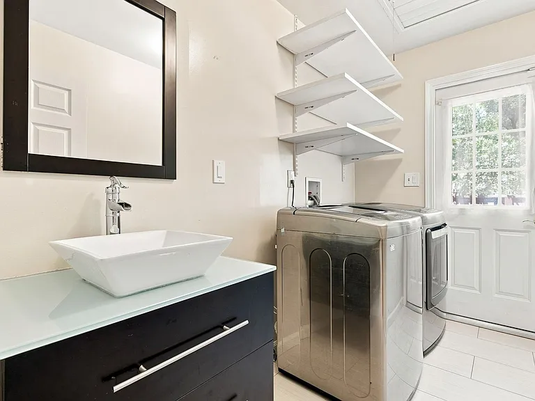 12445 Green Meadow Ln — Photo 19