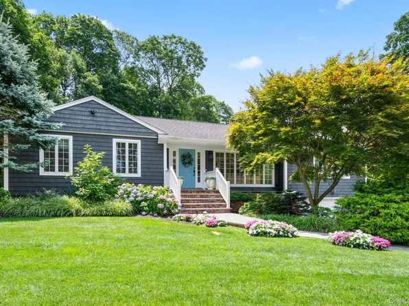 32 Hennessey Drive, Huntington, NY 11743
