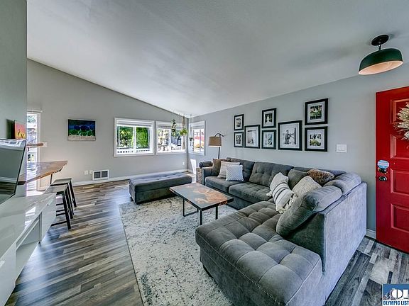 5th image of 312 Columbus Ave