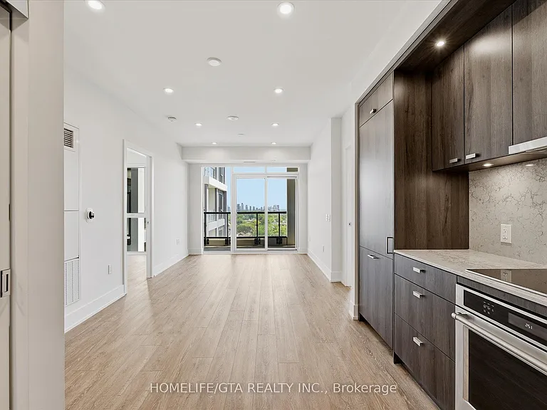 858 Dupont St #802 — Photo 5