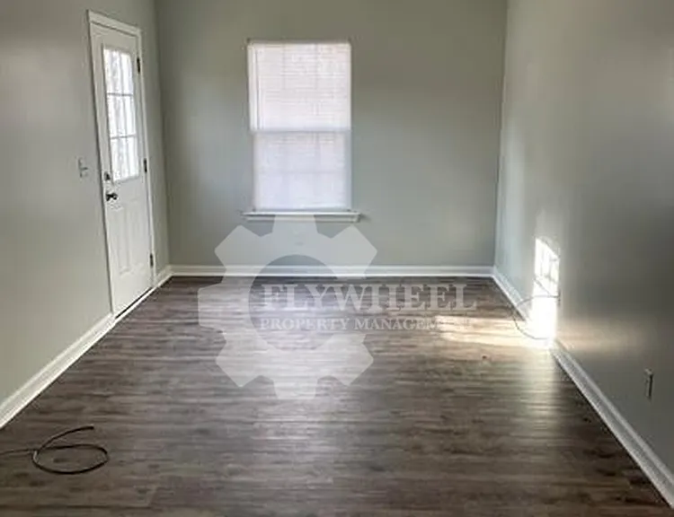 128B N Poole St — Photo 3