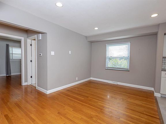 5th image of 8418 Craighill Dr