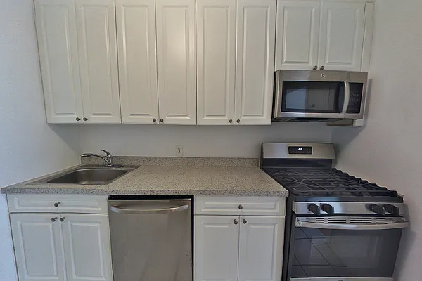 Rented by Platinum Properties | media 9