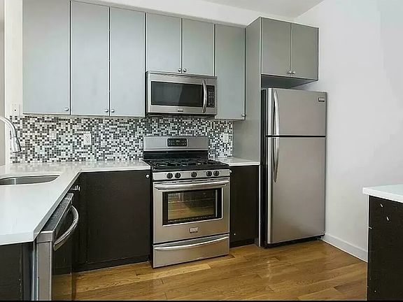 3rd image of 90 Meserole St APT 1A