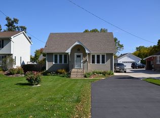 8115 Cooper Rd, Kenosha, WI 53142