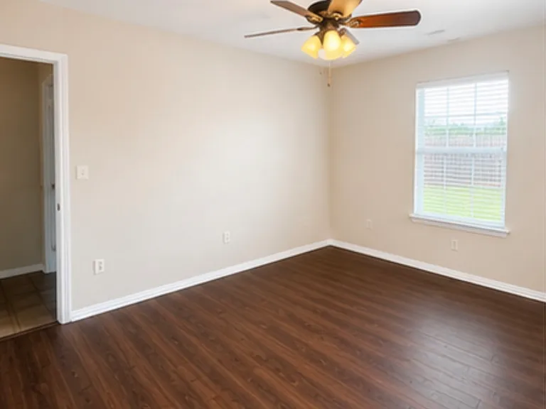 2709 Donna Ct — Photo 6