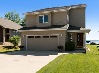 N8253 Cottage Dr, Fond Du Lac, WI 54937