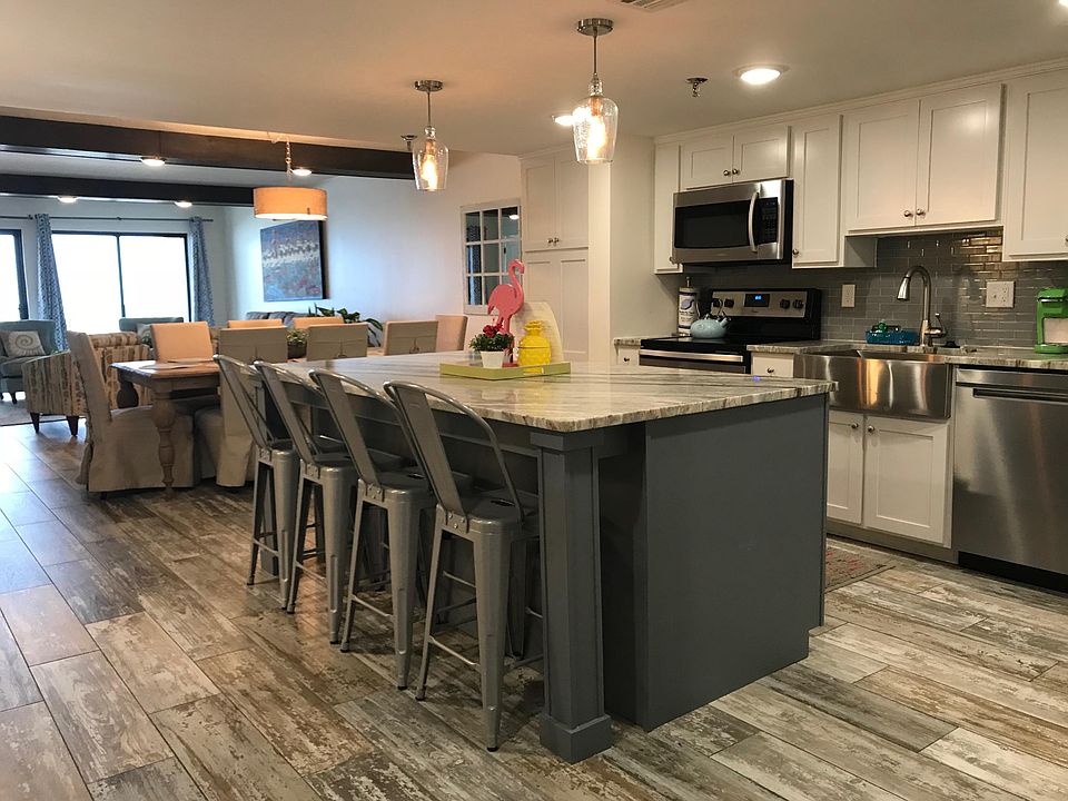 1st image of 554 Coral Ct Unit 306