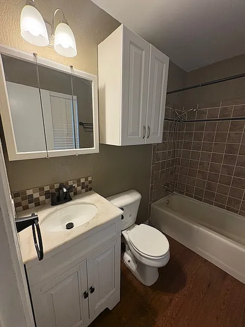 4621 Southeast Aberdeen - 1 — Photo 2