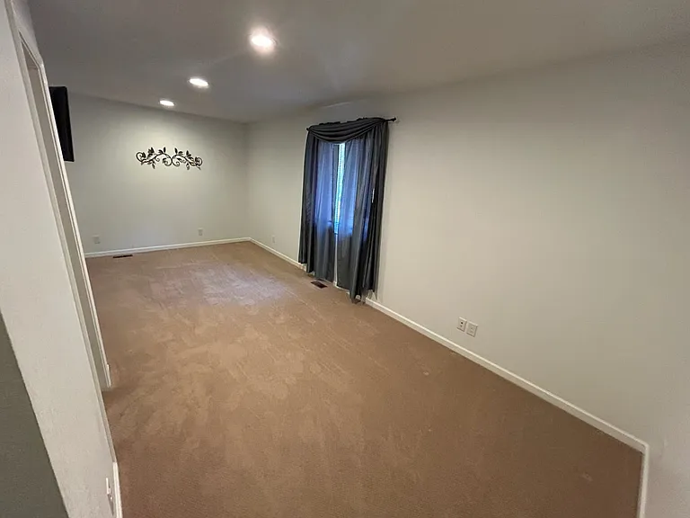 510 Cass St — Photo 10
