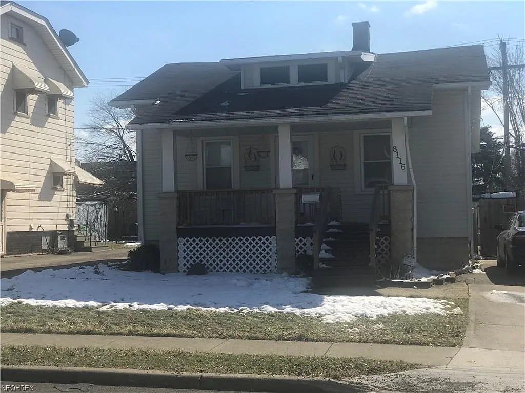 8116 Grand Division Ave photo 1