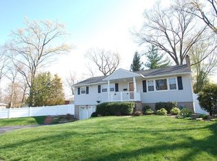 5 Howell Ave, Hillsdale, NJ 07642