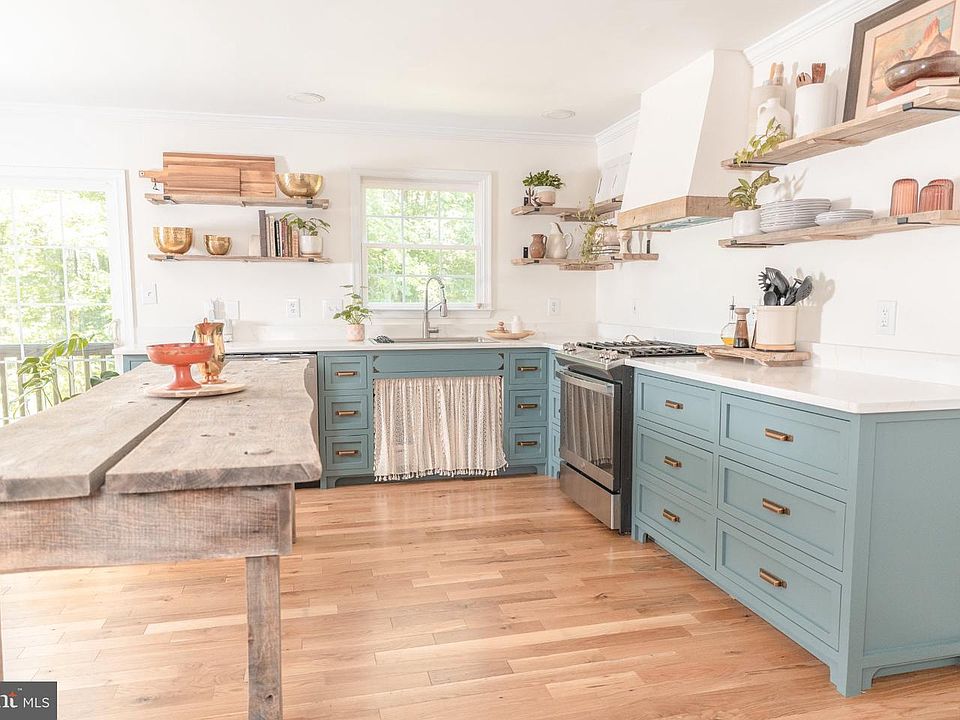 1st image of 73 Village Grove Rd