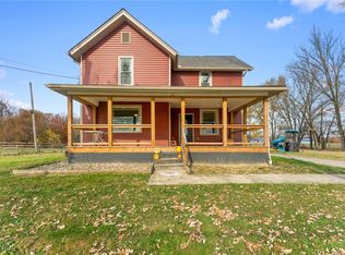 1310 W Garfield Rd, Columbiana, OH 44408