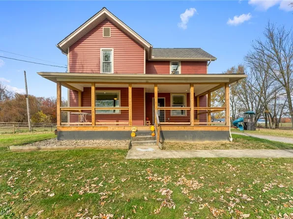 1310 W Garfield Rd, Columbiana, OH 44408