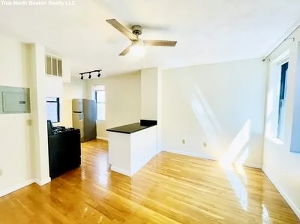 40 Clark St APT 6, Boston, MA 02109