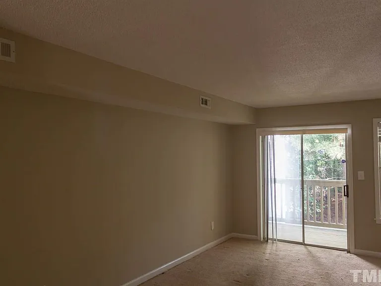 109 Scott Ln #109 — Photo 5