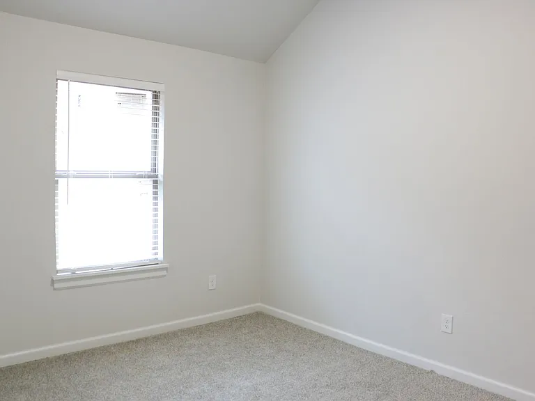 623 Trails End Dr — Photo 13