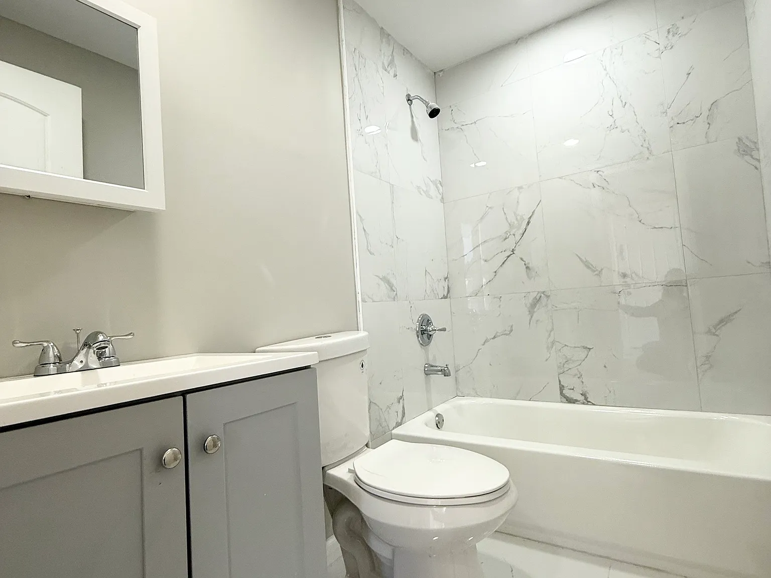 4 bed, 4.0 bath, 1795 sqft, $3,400 — Photo 2