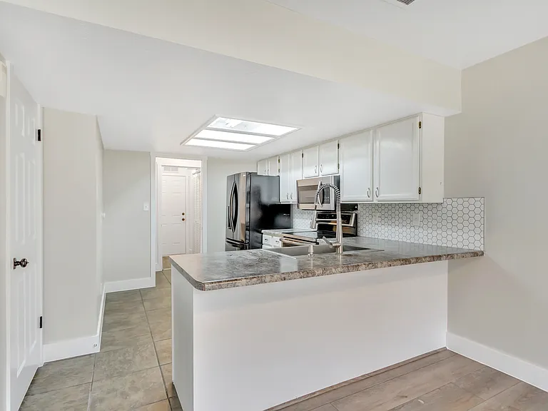 683 Seymore Dr — Photo 10