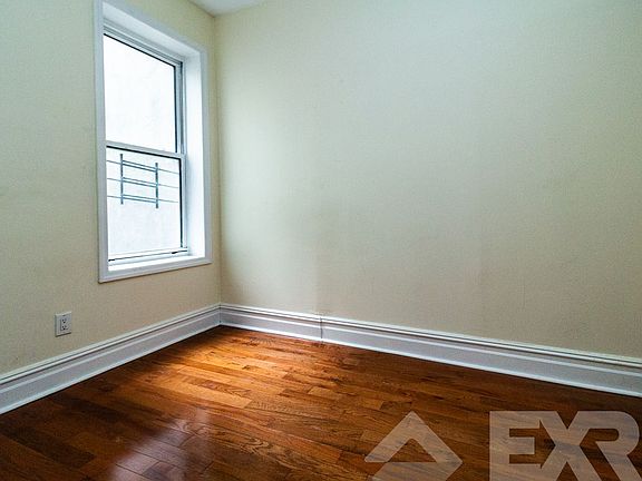 3rd image of 709 Dekalb Ave APT 5