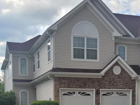 7 Tudor Ct, Marlton, NJ 08053