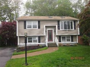 20 Joaquin Ct, West Warwick, RI 02893