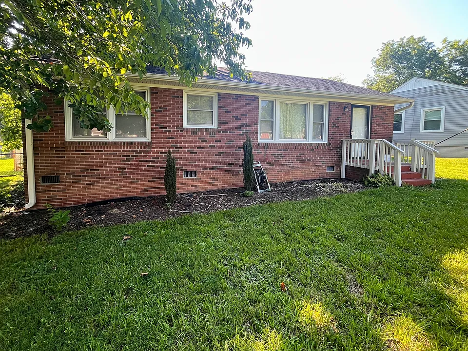 916 Summer Dr