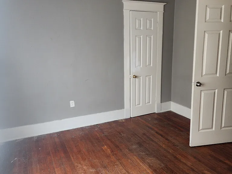 1066 Greenlaw Ave #1 — Photo 9