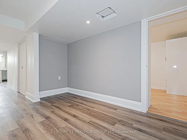 219 Harris Ave #BASEMENT — Photo 15