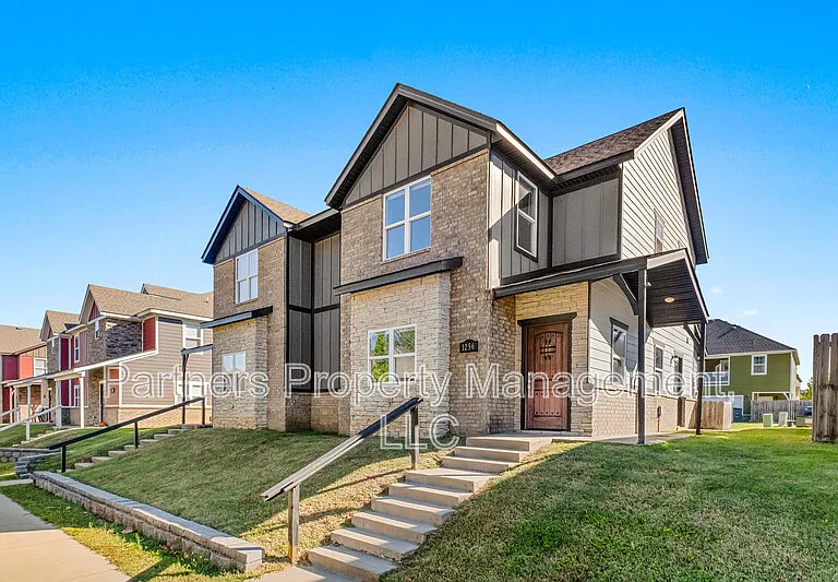 1258 N Sicily Ln — Photo 2