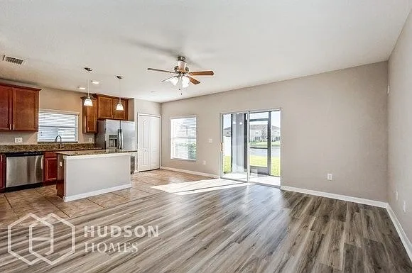 1941 Hawks View Dr — Photo 2