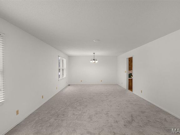 5th image of 2419 Horseshoe Rdg