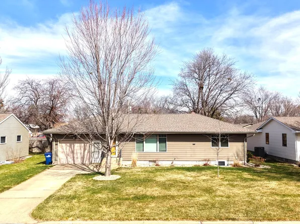 1414 E 3rd Ave, Mitchell, SD 57301