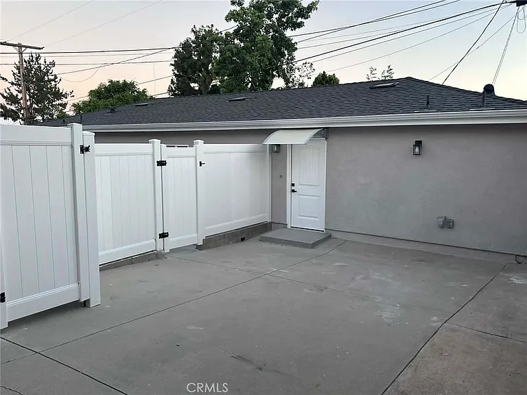 3302 Paraiso Way — Photo 24