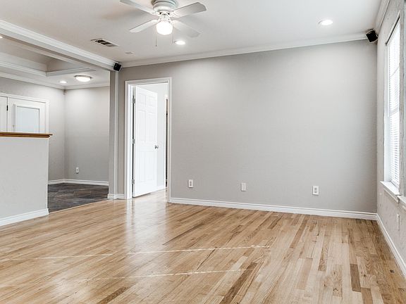 4th image of 10425 Losa Dr