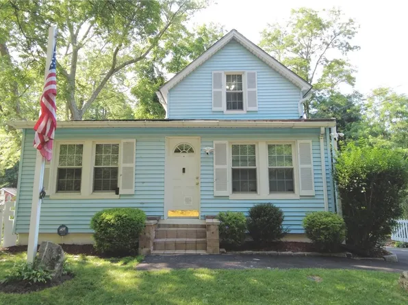 2144 N Wading River Road, Wading River, NY 11792