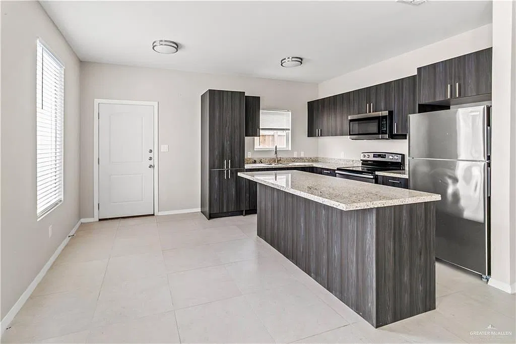 2 bed, 2.0 bath, 4120 sqft, $950 — Photo 3