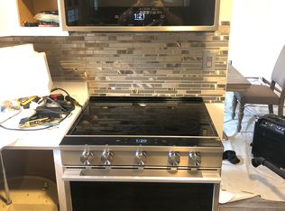 6501 Winans Lk, Hamburg, MI 48116