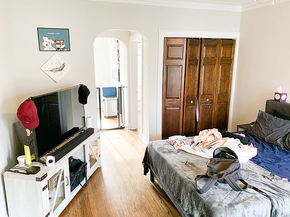 5th image of 1461 W Byron St #2097276