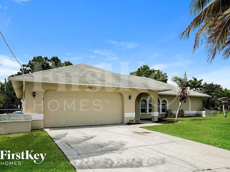 2225 Tropicana Pkwy W — Photo 2
