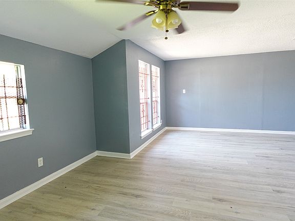 3rd image of 10642 Wolbrook St #10642