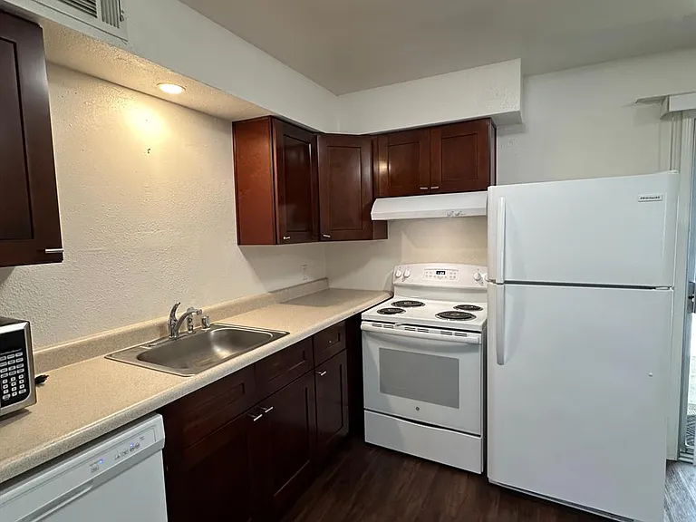 1409 W Fairmont Ave #C — Photo 7