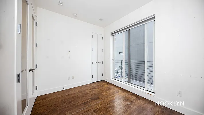 Rented by Nooklyn NYC LLC | media 22