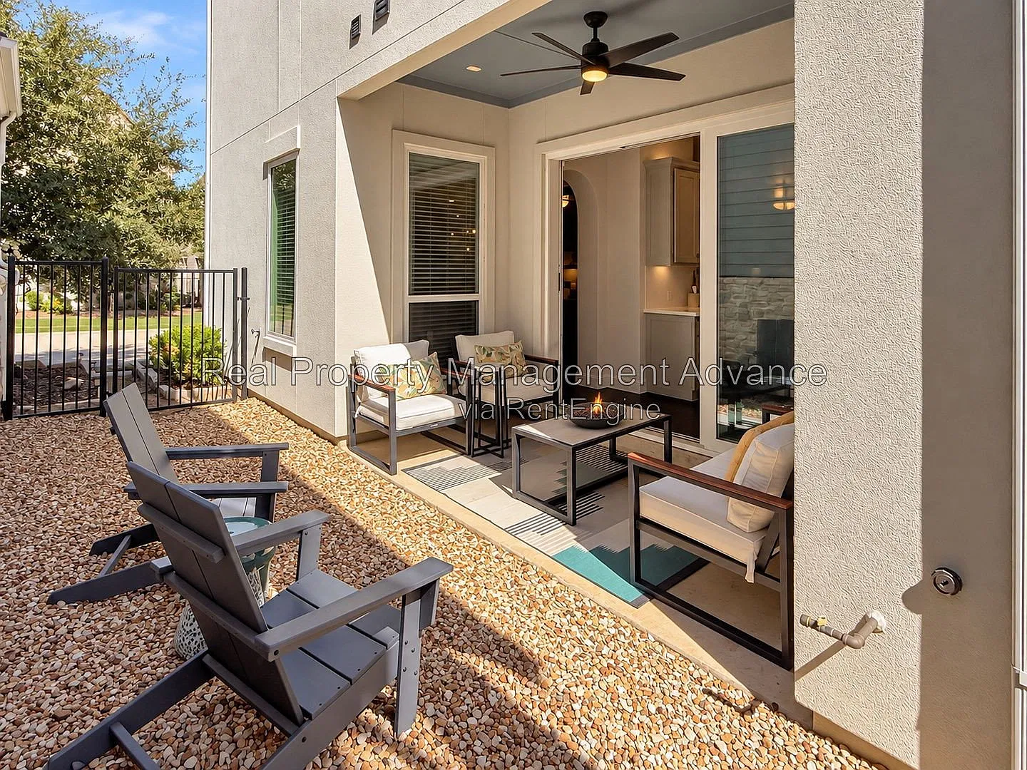 3 bed, 3.0 bath, 2382 sqft, $3,100 — Photo 2
