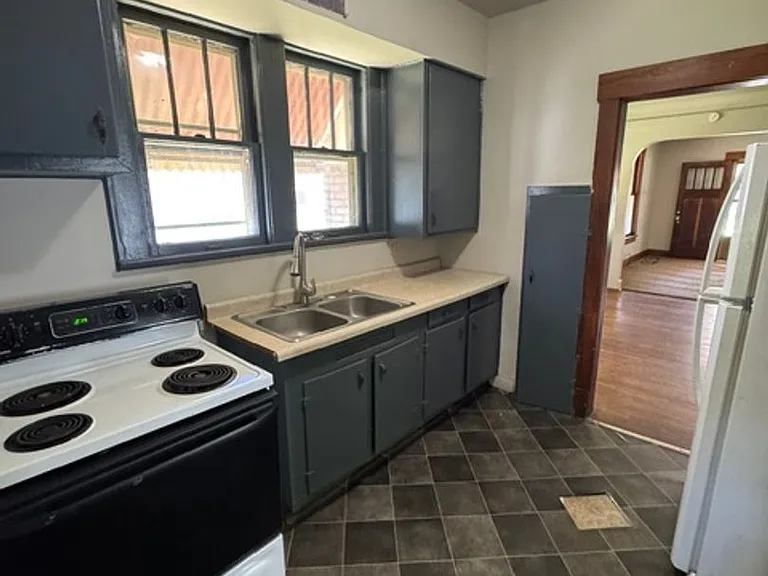 4205 Hoagland Ave — Photo 4