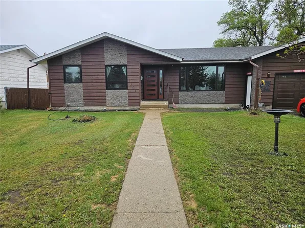 1204 North Railway STREET E, Swift Current, SK S9H 1E7